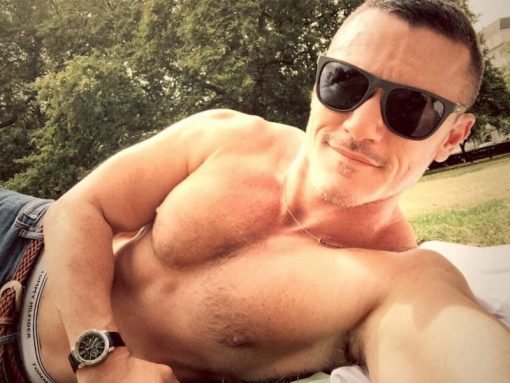 luke-evans-shirtless-everything-right-now-1