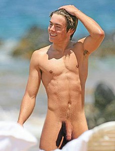 Zac Efron nude on the beach!