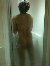 Harry Styles nude shower leaked picture!